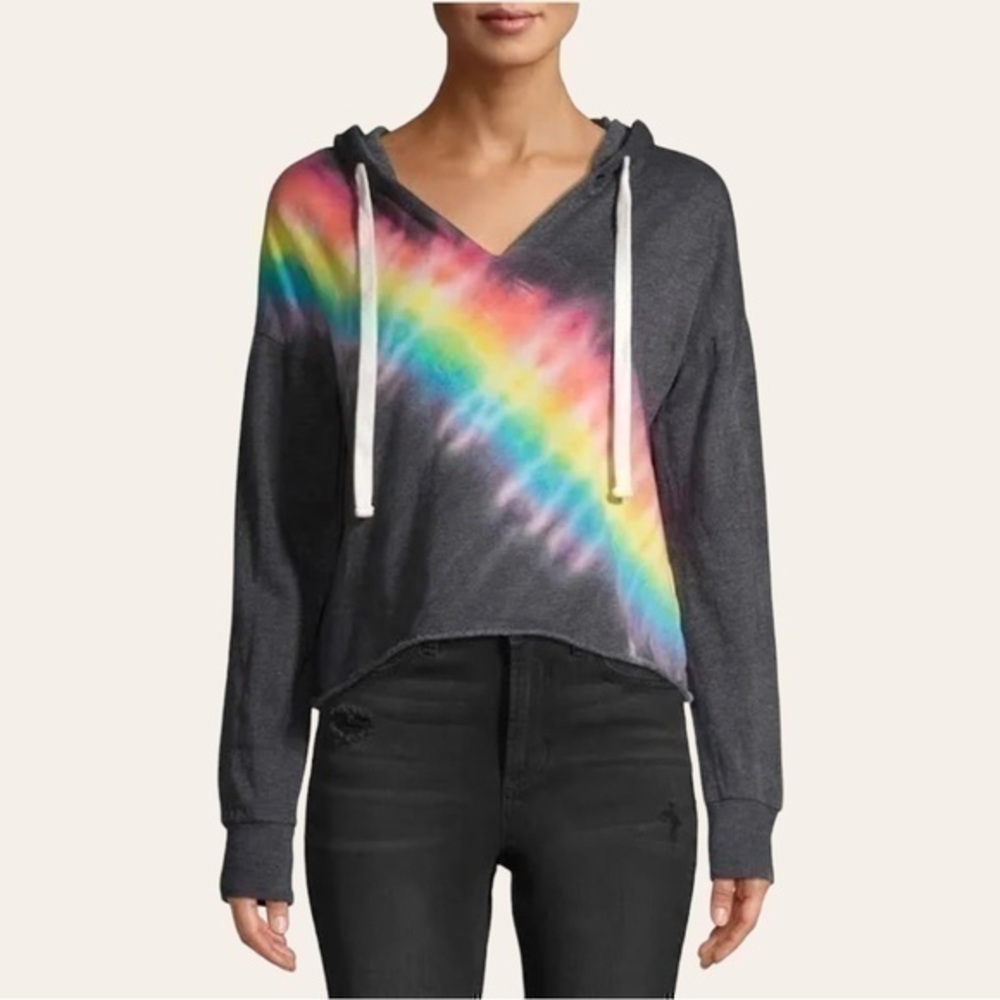 Almost Famous Juniors' V-Notch Pullover Hoodie 💕